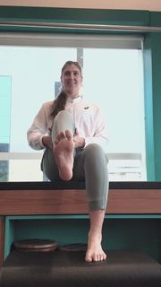 Beatriz Haddad Maia feet photo 5