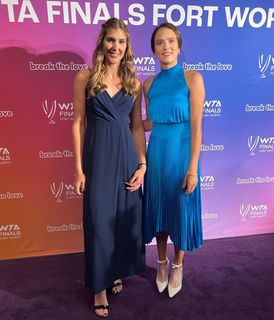 Beatriz Haddad Maia feet photo 1