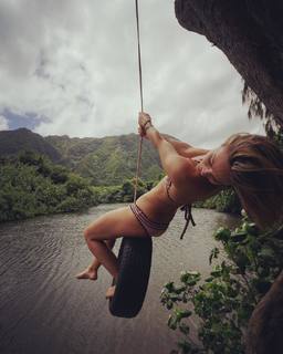 Beau Garrett feet photo thumbnail