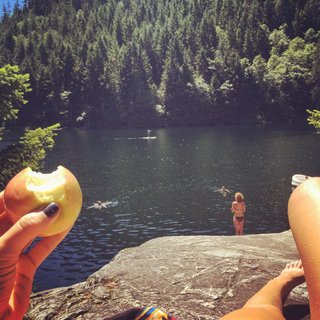 Beau Garrett feet photo thumbnail