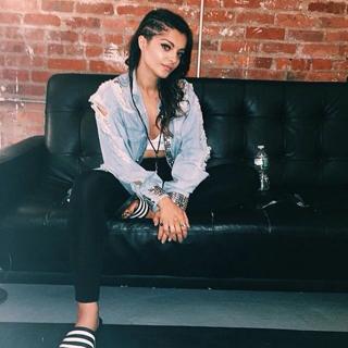 Bebe Rexha feet photo thumbnail