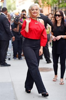 Bebe Rexha feet photo thumbnail