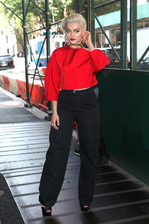 Bebe Rexha feet photo thumbnail