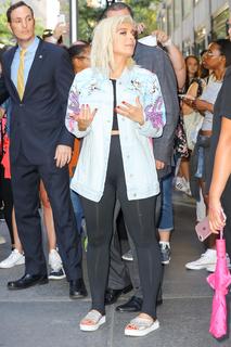 Bebe Rexha feet photo thumbnail