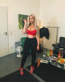 Bebe Rexha feet photo thumbnail