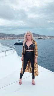 Bebe Rexha feet photo thumbnail