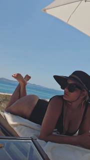 Bebe Rexha feet photo thumbnail