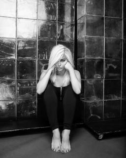 Bebe Rexha feet photo thumbnail