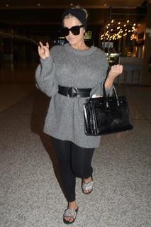 Bebe Rexha feet photo thumbnail