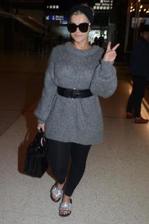Bebe Rexha feet photo thumbnail
