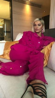 Bebe Rexha feet photo thumbnail