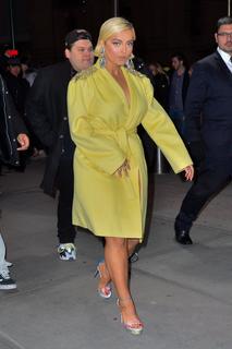 Bebe Rexha feet photo thumbnail