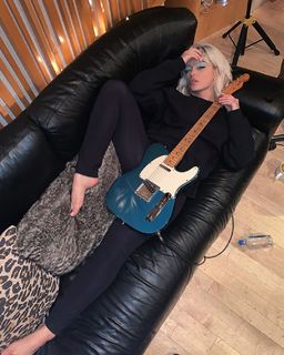 Bebe Rexha feet photo thumbnail