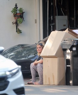 Bebe Rexha feet photo thumbnail