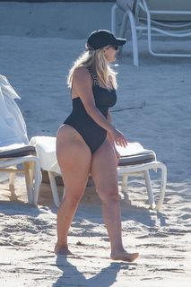 Bebe Rexha feet photo thumbnail