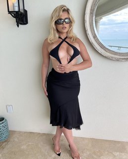 Bebe Rexha feet photo thumbnail