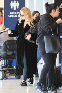 Bebe Rexha feet photo thumbnail