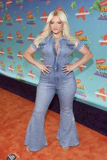 Bebe Rexha feet photo thumbnail
