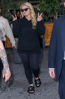Bebe Rexha feet photo thumbnail