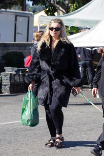 Bebe Rexha feet photo thumbnail