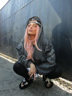 Bebe Rexha feet photo thumbnail