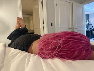Bebe Rexha feet photo thumbnail