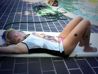 Bec Hyatt feet photo 13
