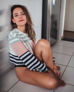 Becca Pires feet photo 18