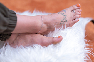 Becca Scott feet photo thumbnail