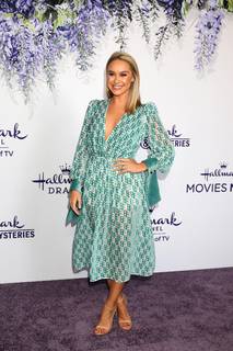 Becca Tobin feet photo 19