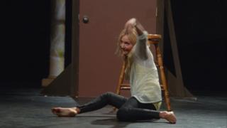 Becki Newton feet photo thumbnail