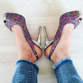 Becki Newton feet photo thumbnail