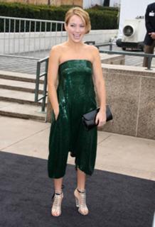 Becki Newton feet photo thumbnail