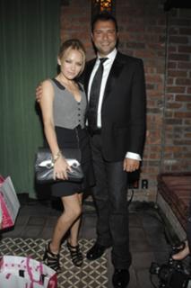 Becki Newton feet photo thumbnail