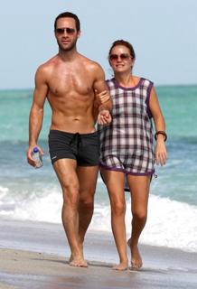 Becki Newton feet photo thumbnail