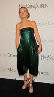 Becki Newton feet photo thumbnail