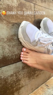 Becky G feet photo thumbnail