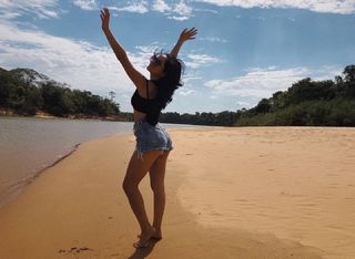 Becky G feet photo thumbnail