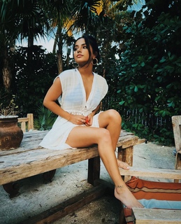 Becky G feet photo thumbnail