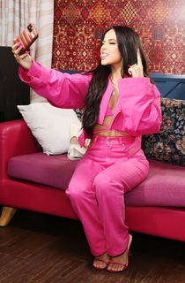 Becky G feet photo thumbnail