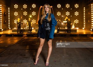 Becky Hill feet photo thumbnail