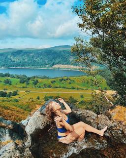 Becky Hill feet photo thumbnail