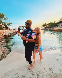 Becky Hill feet photo thumbnail