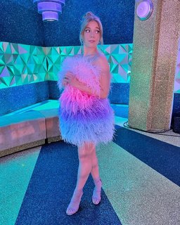 Becky Hill feet photo thumbnail