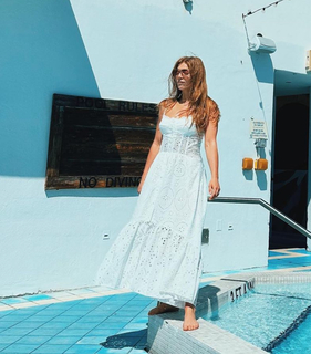 Becky Hill feet photo thumbnail