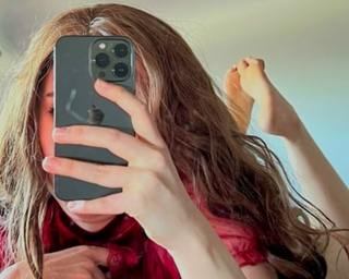 Bee HeyIm feet photo 4
