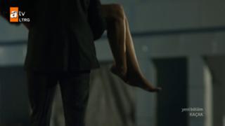Begüm Birgören feet photo 1
