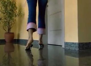 Begüm Kütük feet photo 18