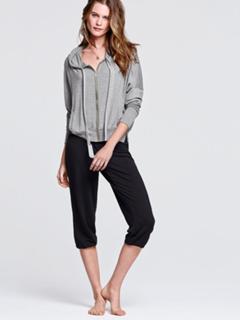 Behati Prinsloo feet photo thumbnail