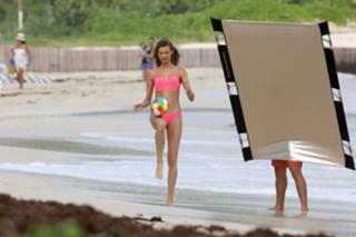 Behati Prinsloo feet photo thumbnail